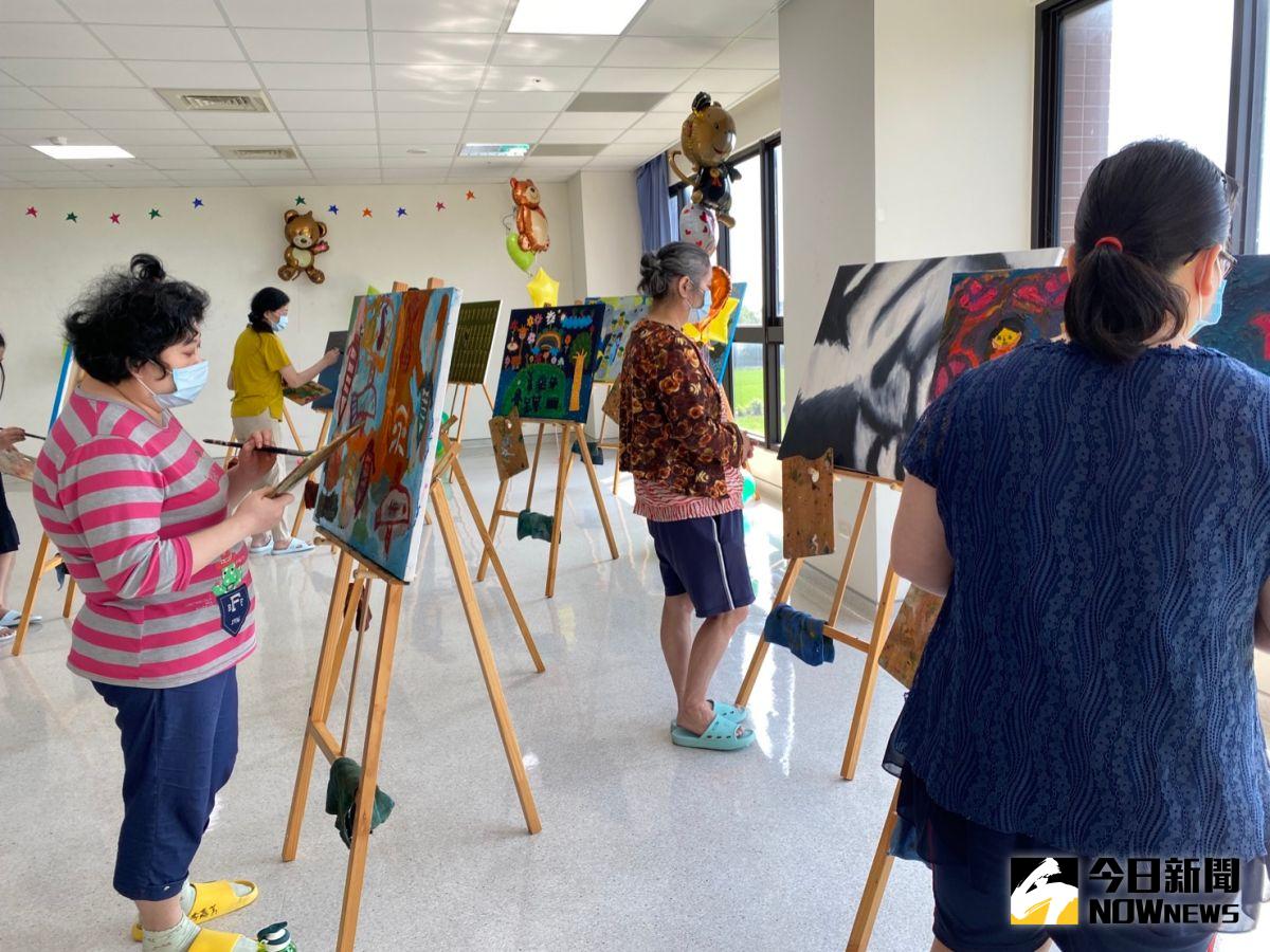 ▲美德醫院成立藝術團體，並首創藝術療法，以藝術療癒精神病友身心。（圖／記者金武鳳攝，2022.4.27)
