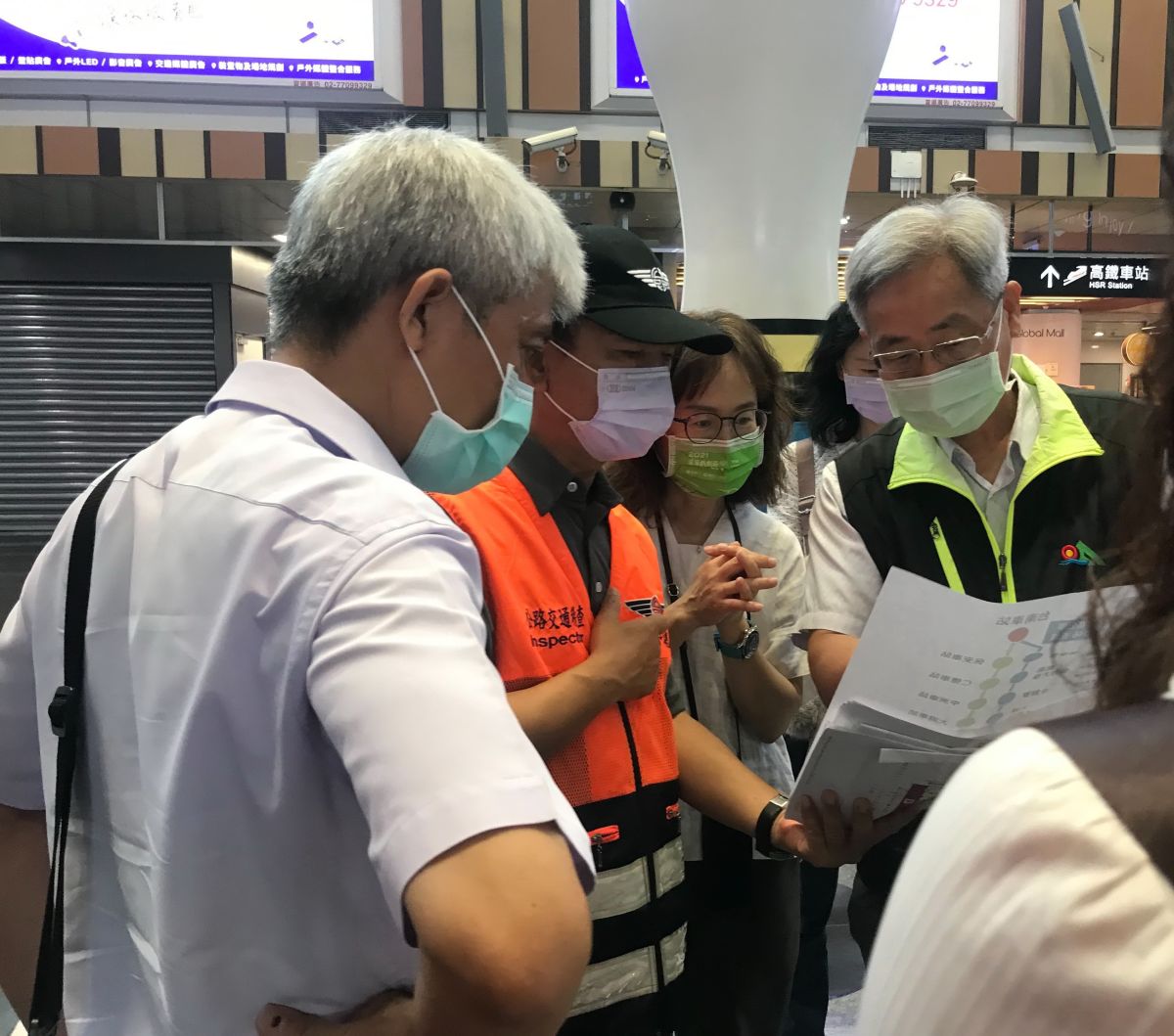 ▲交通部公路總局高雄市區監理所在台鐵新左營站進行51勞動節火車停駛疏運演練的情形。(圖／記者黃守作攝，2022.04.27)