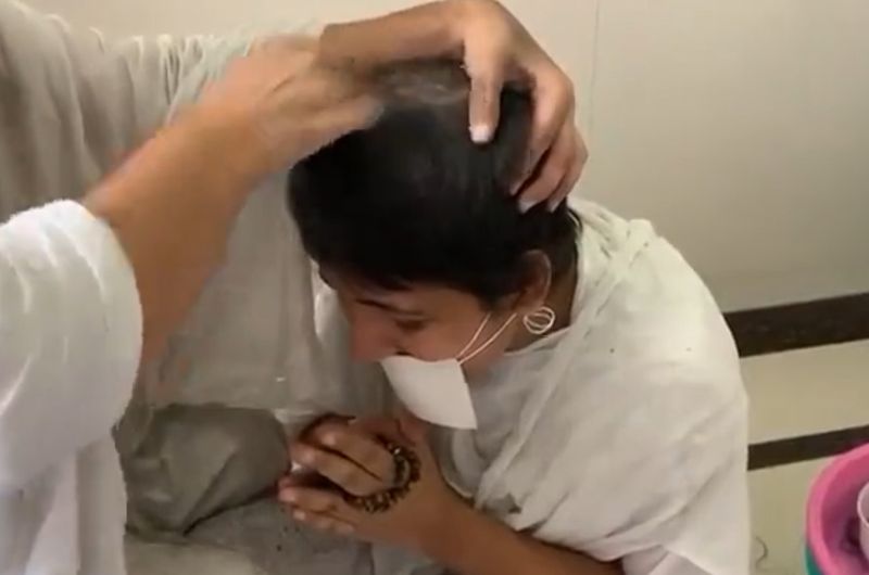為了出家！印度女孩忍痛「徒手拔光」秀髮　苦行影片曝
