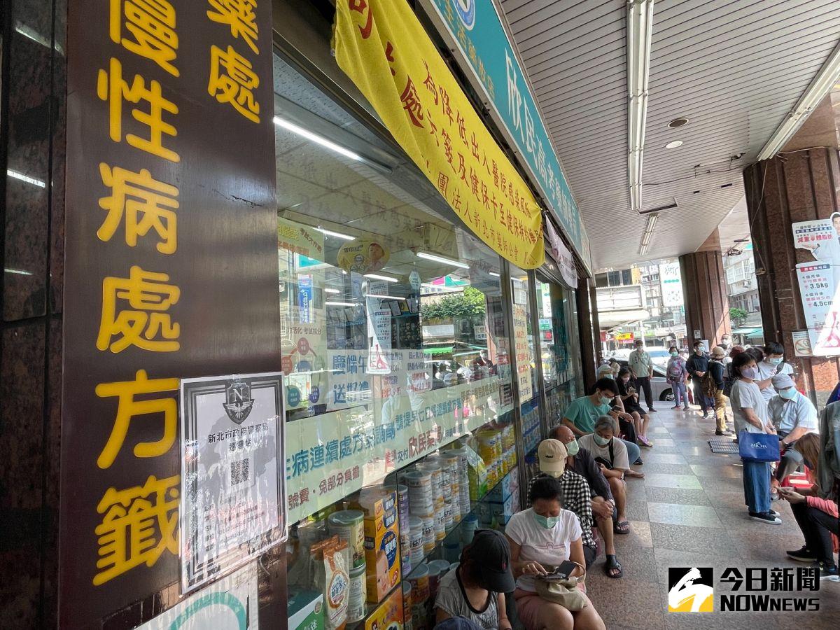 ▲行政院宣布，6月6日啟動快篩實名制第二輪，每個據點份數78份增加到117份。（圖／NOWnews資料圖）