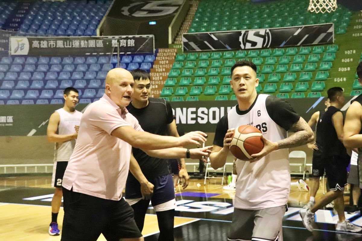 ▲鋼鐵人展不放棄決心 新任助理教練本週主場首度亮相出征（圖／高雄鋼鐵人提供）