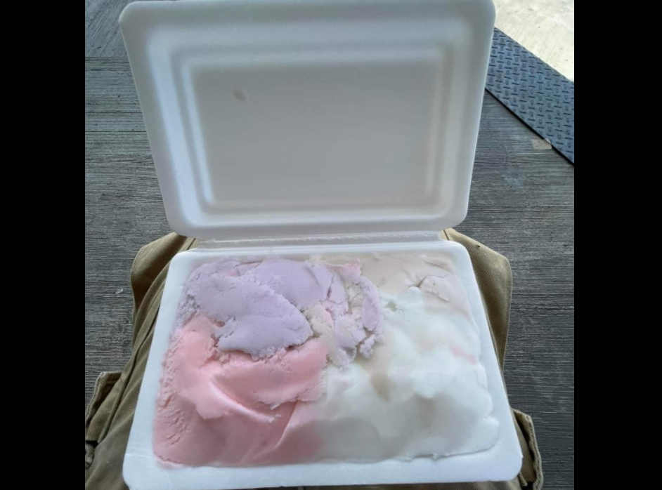 ▲有網友買到古早味「冰淇淋」，讓不少台灣人直呼懷念。（圖／翻攝《爆廢公社公開版》）