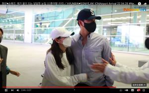▲玄彬(右)跟孫藝真28日結束度蜜月返韓。(圖/뉴스엔·NewsenTV·KOREA Entertainment news) ▲玄彬(右)跟孫藝真28日結束度蜜月返韓。(圖/뉴스엔·NewsenTV·KOREA Entertainment news)