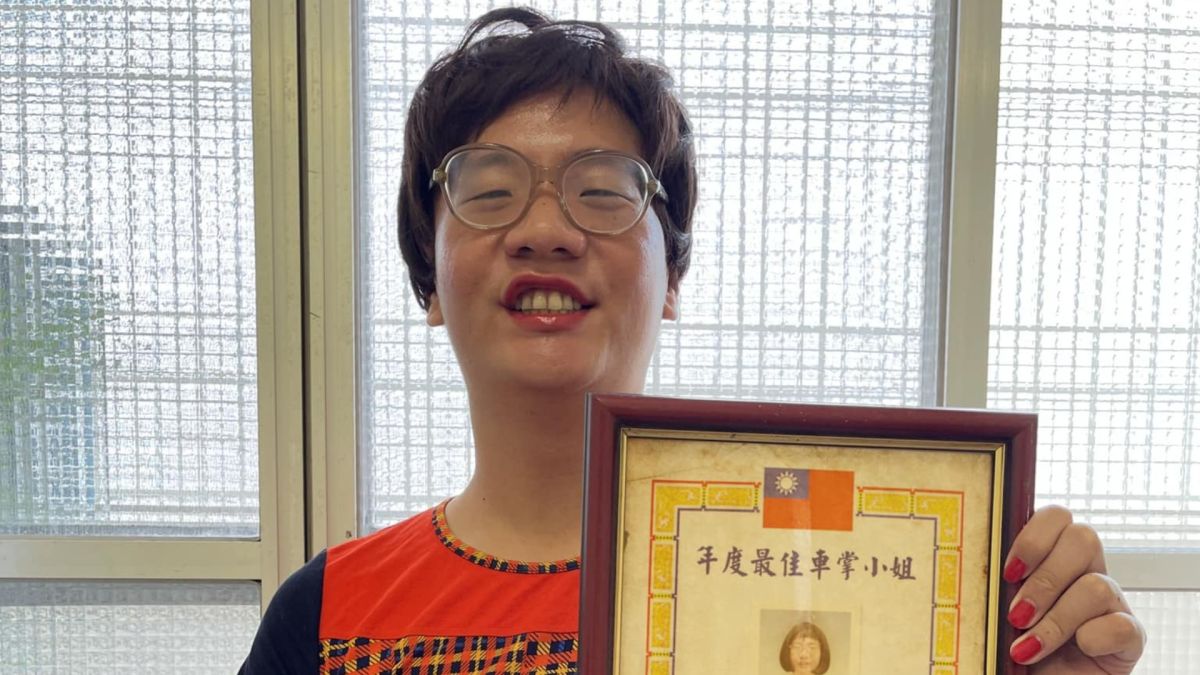 ▲YouTuber阿翰扮演的「房東阿姨」深受民眾喜愛。（圖／阿翰po影片臉書）