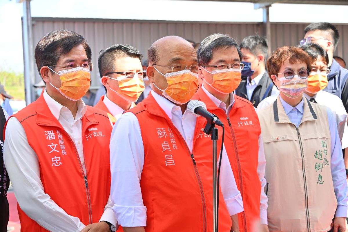 ▲蘇貞昌表示，政府會繼續配足快篩，也希望大家不要囤貨，有需要才買。（圖／行政院提供）