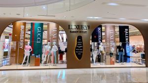 ▲全台獨家歐洲精品Outlet 複合大店 「Luxury Mall」，GUCCI、BURBERRY等奢華名品盡收眼底。（圖／記者陳美嘉攝）