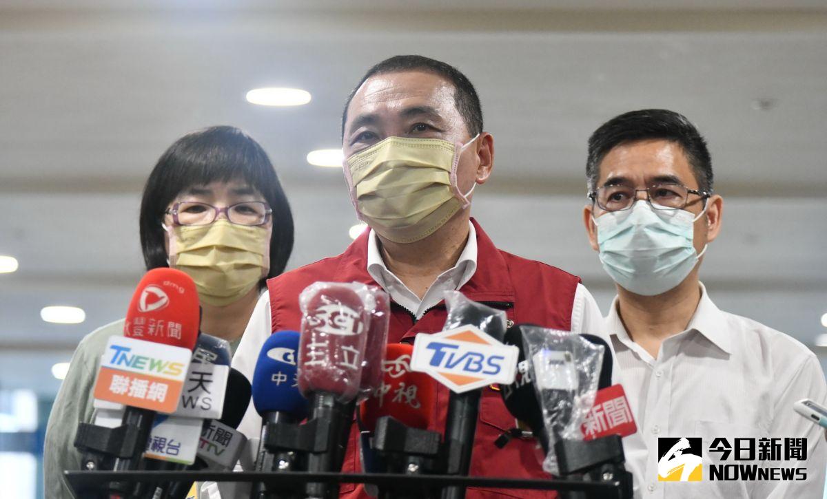 ▲新北市長侯友宜今（29）日強調，因為疫苗進來的時間點不太一樣，一切尊重大家的選擇，一定要選擇最好的疫苗，讓孩子們能夠多受到保護。（圖／記者陳志仁攝，2022.04.29）