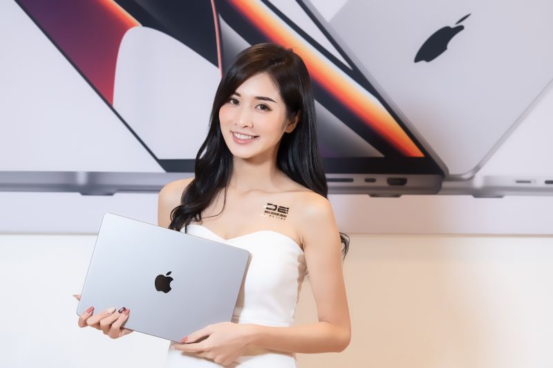 ▲德誼數位母親節檔期,凡買 MacBook 全系列商品搭配 Apple Care+就送 1,500 元購物金,再加碼超值大禮包(圖/廠商提供)