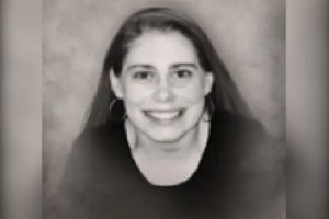 女遭父母扔沙發10多年等死！遺體慘與家具「融為一體」
