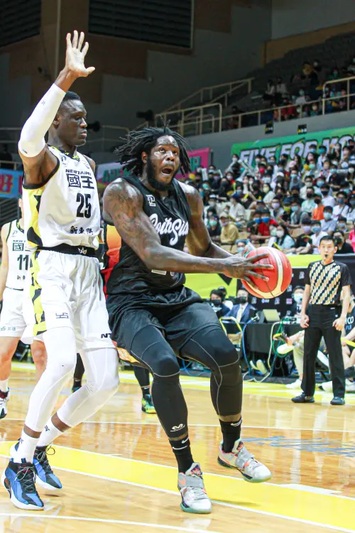 前NBA選秀狀元Anthony Bennett，也曾加入高雄鋼鐵人。（圖／NOWnews資料照）