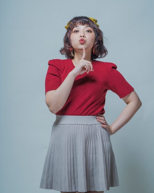 ▲龍龍（如圖）曾與賀瓏交往，最後分得不算愉快，她也在賀瓏惹出爭議時，意有所指的稱「只有魯蛇靠貶低人讓自己好過。」（圖／龍龍臉書）