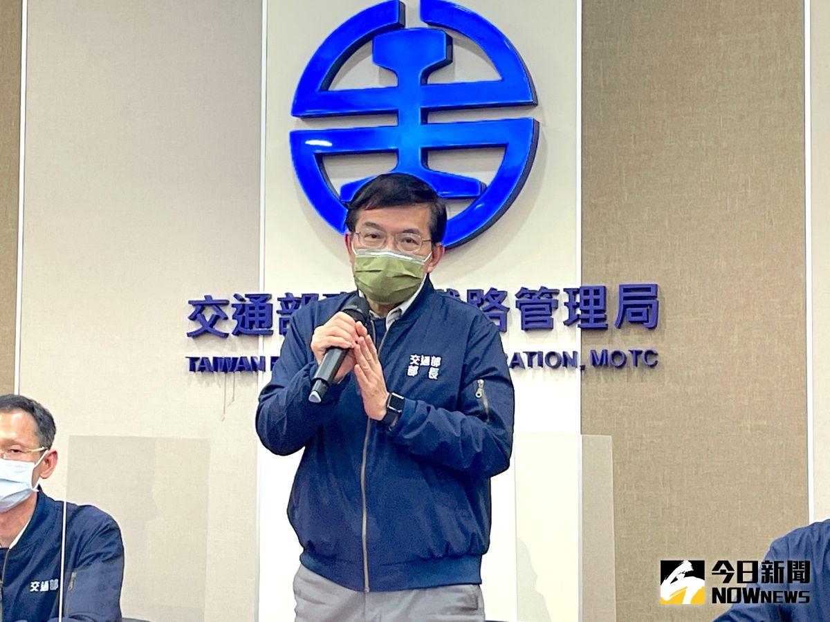 ▲王國材表示，非常感謝遊覽車、國道客運、公路客運業者，都是在中央拜託下全力以赴，整體執行「表現非常好」。（圖／記者黃仁杰攝,2022.05.01）