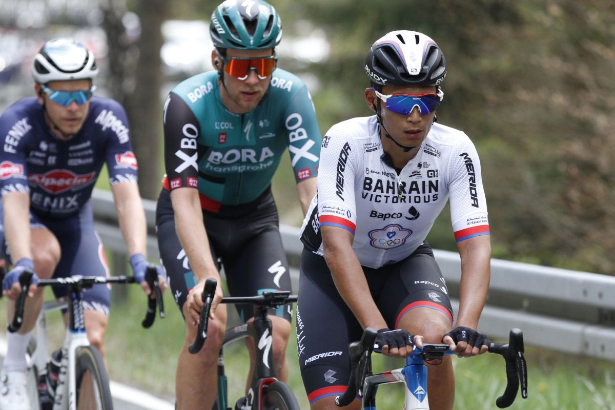 ▲從流感的狀態逐漸康復，回歸賽場的馮俊凱（右）和隊友們，在過程中輪番為主將鮑豪斯(Phil Bauhaus)帶隊領騎。（圖／Sprint Cycling）