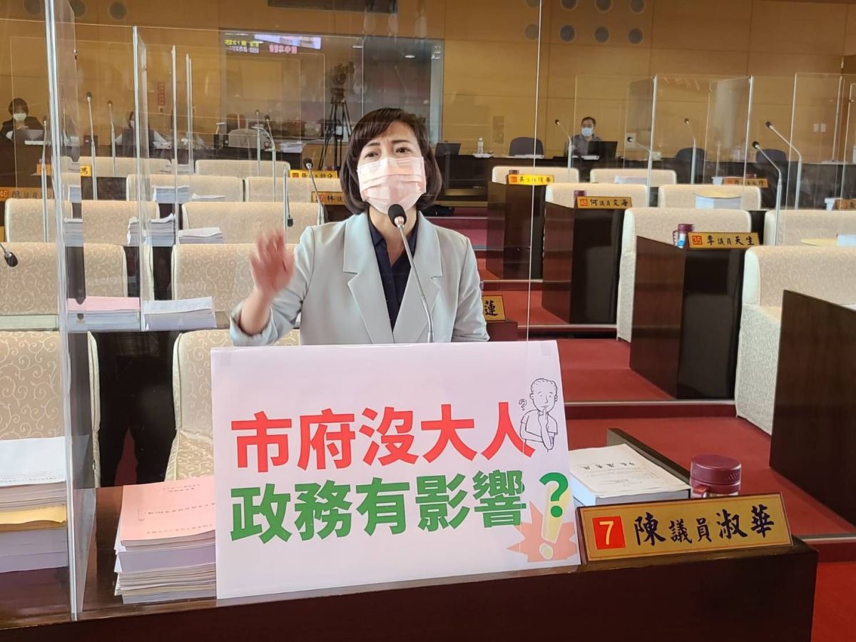 ▲議員陳淑華質詢表示，國三生家長非常焦慮，萬一接觸而確診或隔離，那要怎麼辦？(圖／柳榮俊攝2022.5.2)