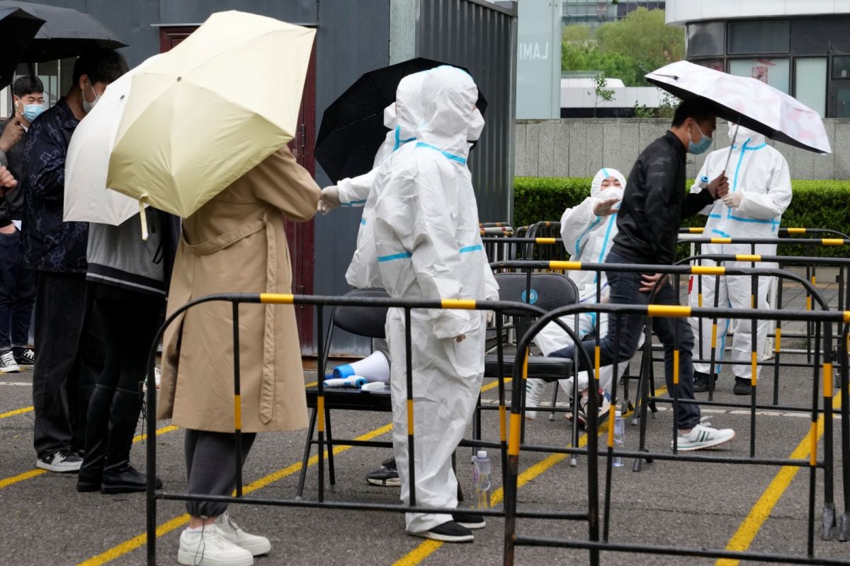 ▲中國的新冠疫情看似有所趨緩，但對於上海是否真已實現社會面清零，仍有不少爭議。（圖／美聯社／達志影像）