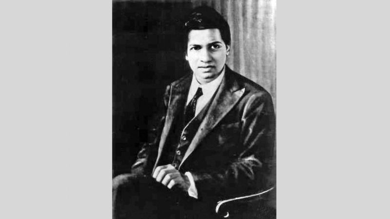 ▲數學奇才拉馬努金（Srinivasa Ramanujan）啟發無數後輩，卻曾經是個英文太爛考不上大學的印度小職員。（圖／維基百科／ Konrad Jacobs, CC BY-SA 2.0）