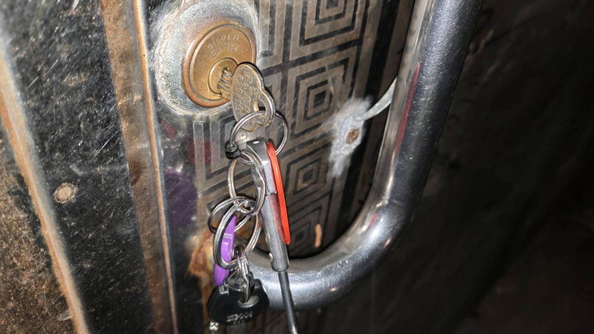 ▲有外送員分享，拿到女客人的鑰匙才發現門根本插不進去。（示意圖／記者詹鎰睿攝）