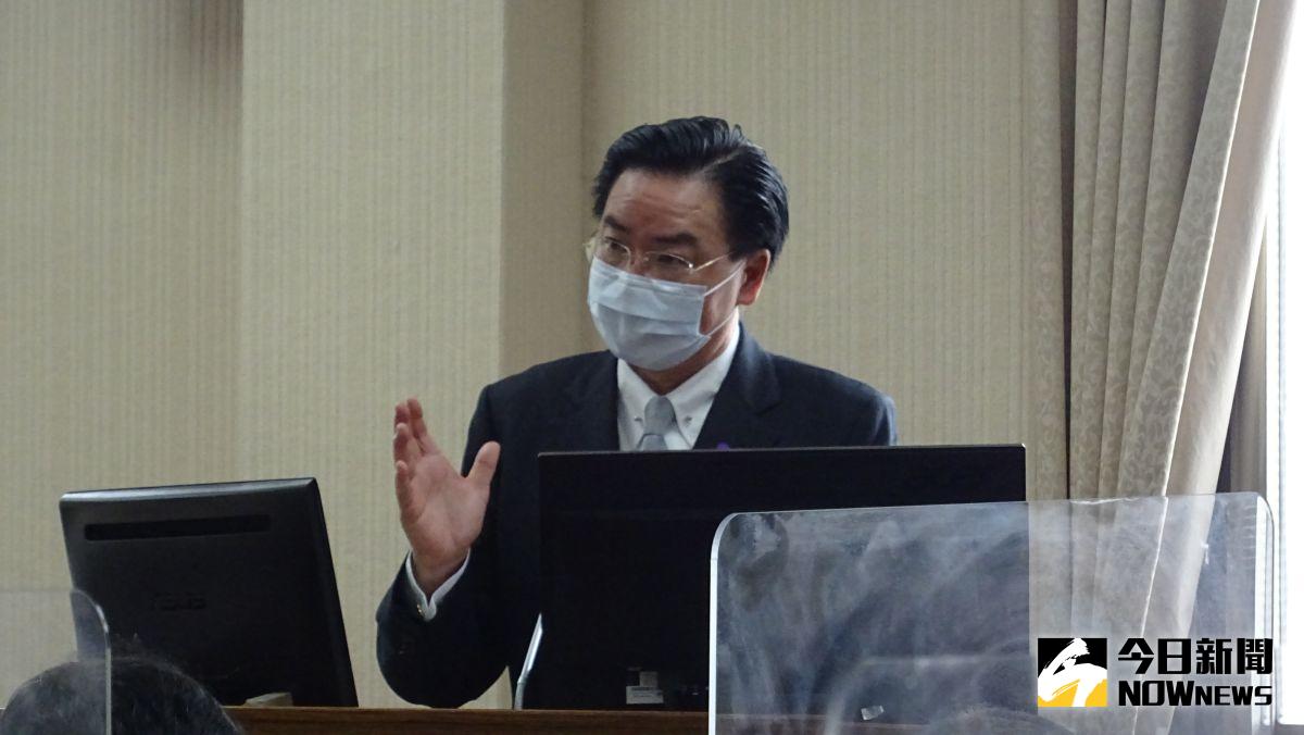 ▲外交部長吳釗燮否認致電華航推銷波音787客機。（圖／記者呂炯昌攝，2022.05.04）