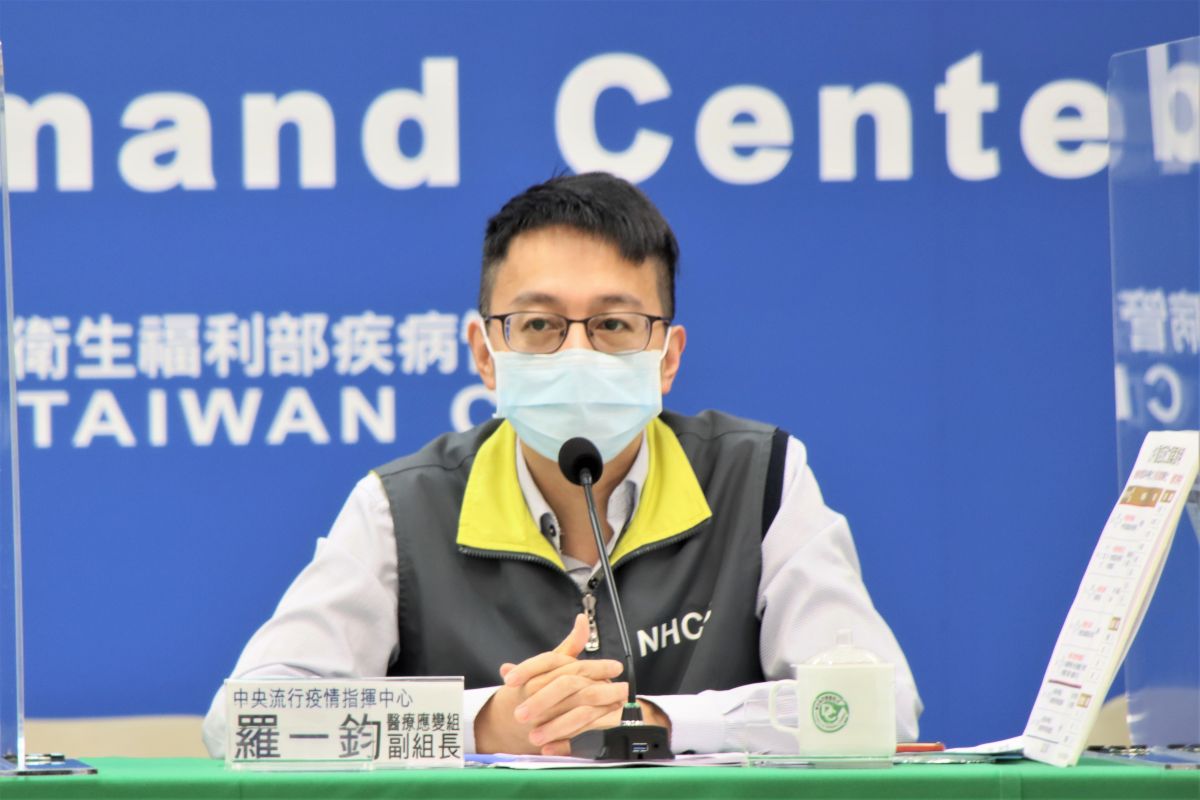 ▲醫療應變組副組長羅一鈞表示，染疫後有無影響認知能力，至少需6個月以上才能判斷。（圖／指揮中心）