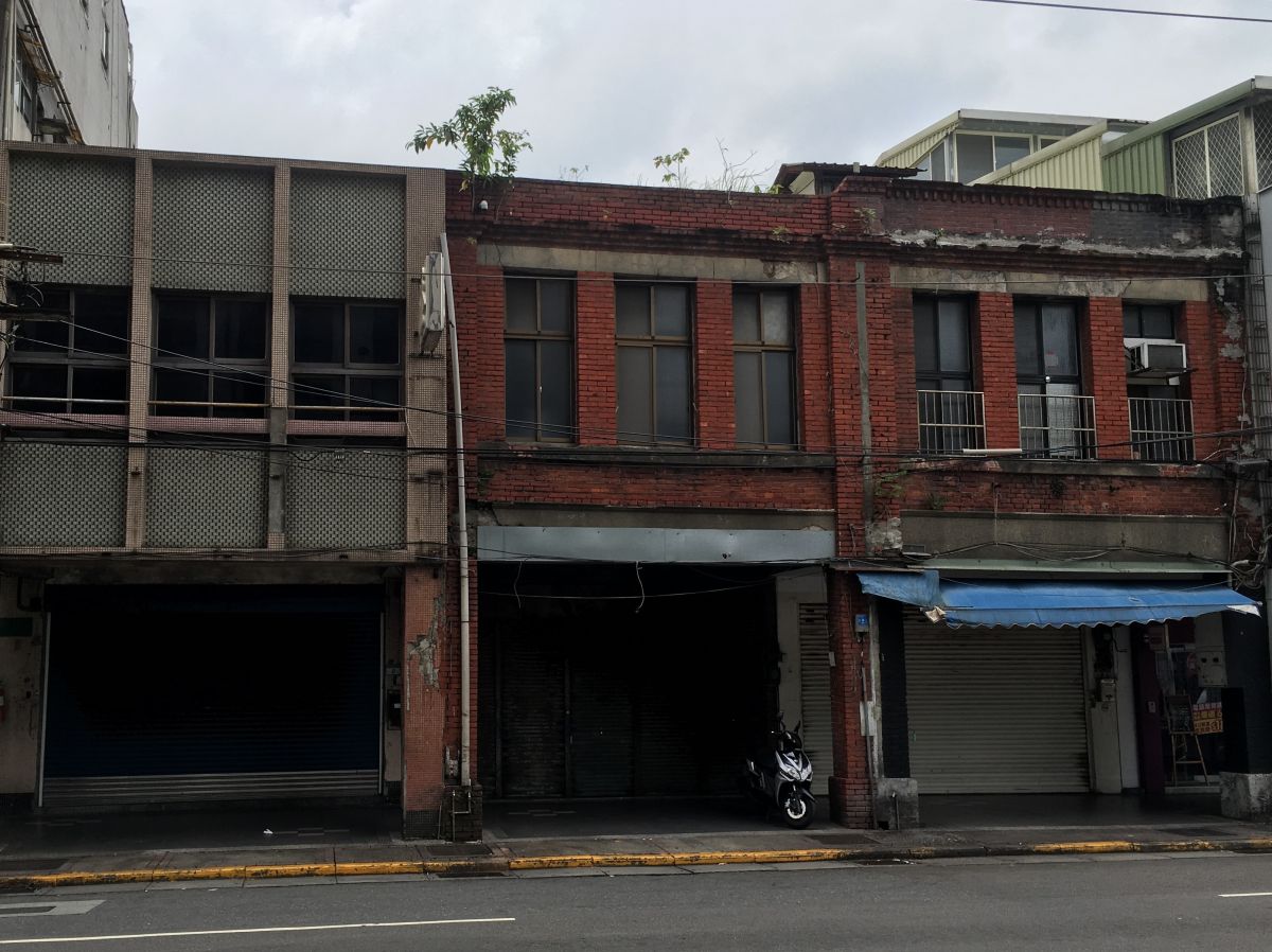 ▲「安信建經」承辦危老個案，圖為台北大同區延平北路案之老屋原貌。（安信建經提供)
