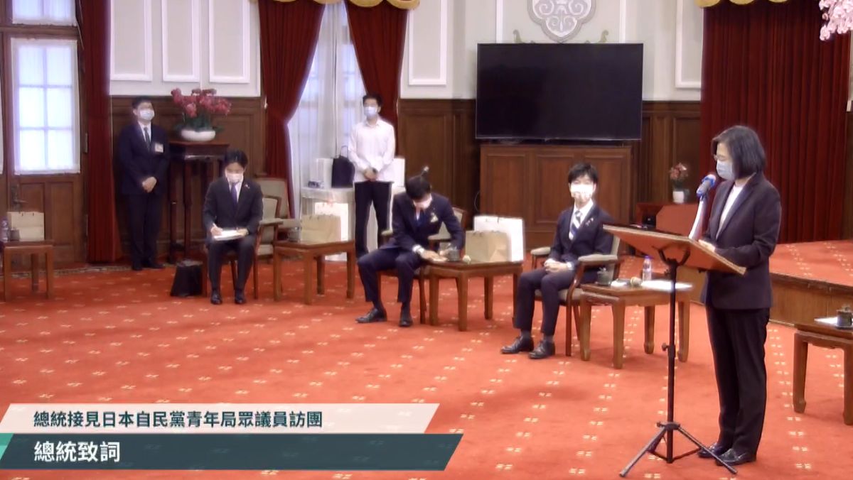 ▲總統蔡英文於總統府內接見日本自民黨青年局訪團，卻傳出訪團議員確診。（圖／翻攝自蔡英文臉書）