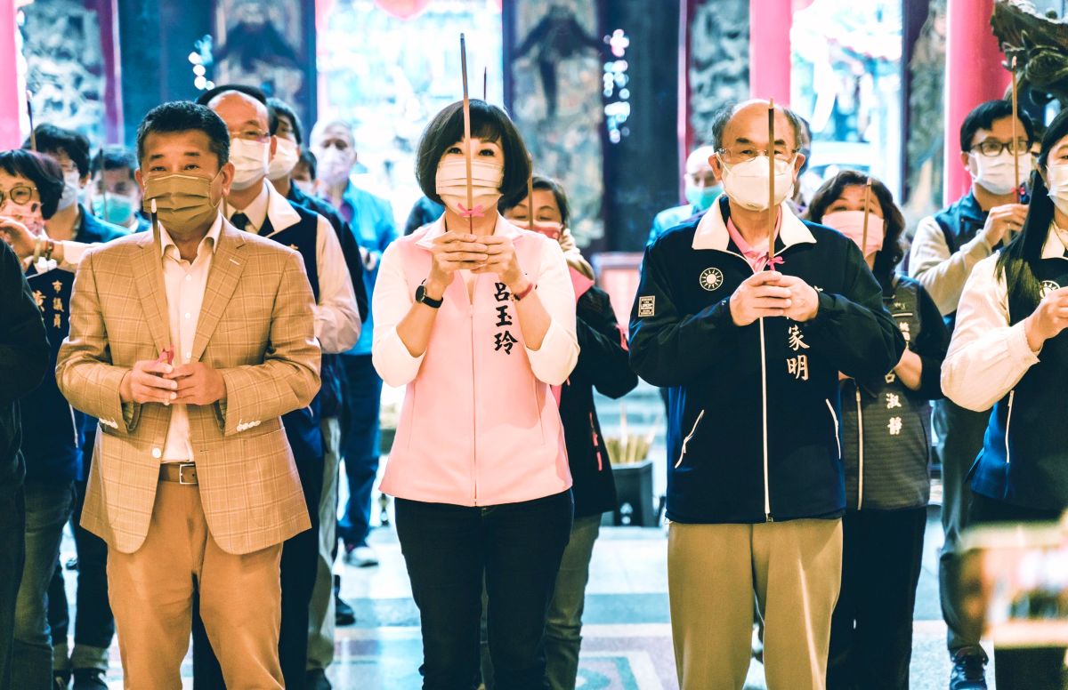 ▲呂玉玲對羅智強辭市議員展現參選決心一事表示，歡迎羅來桃園，「有任何的事情都可以來找玉玲姐姐，跟玉玲姐姐一起來為桃園打拚 。」（圖／呂玉玲服務處提供）