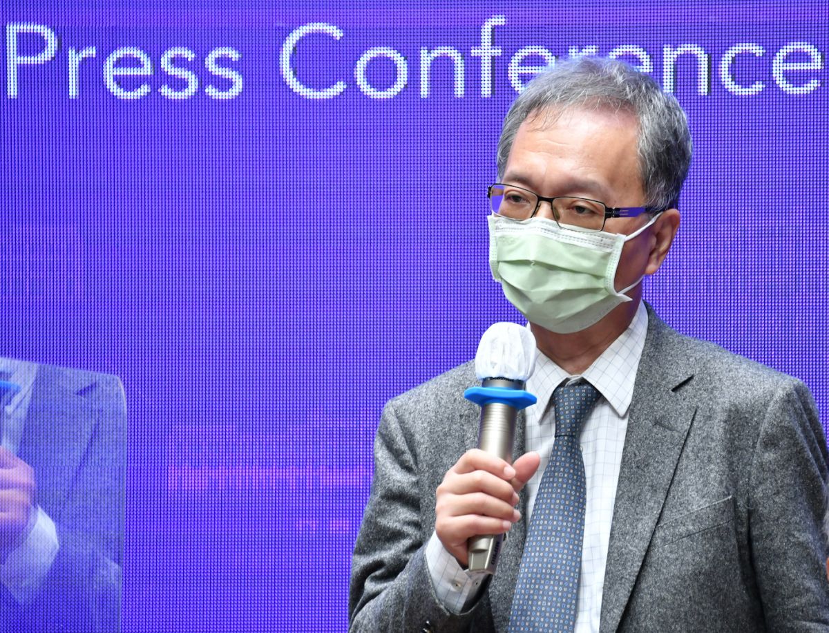▲衛福部次長薛瑞元指出，目前每間藥局每日還是配發78人份，不過每次配送2日份。（圖／行政院提供）