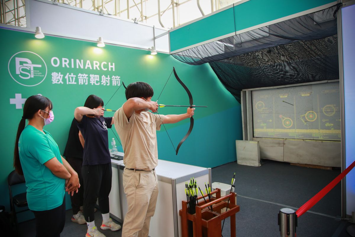 ▲新現代五項科技運動測試賽，專注力項目-數位箭靶射箭。（圖／官方提供）