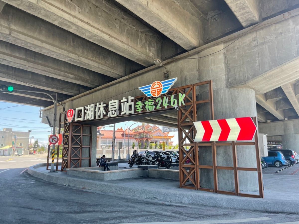 ▲議員施志昌、林祈烽表示，發展台中海線觀光，建議市府循雲林口湖休息站在台中設休息站，可以結合當地觀光景點以及產業 (圖／柳榮俊攝2022.5.6)