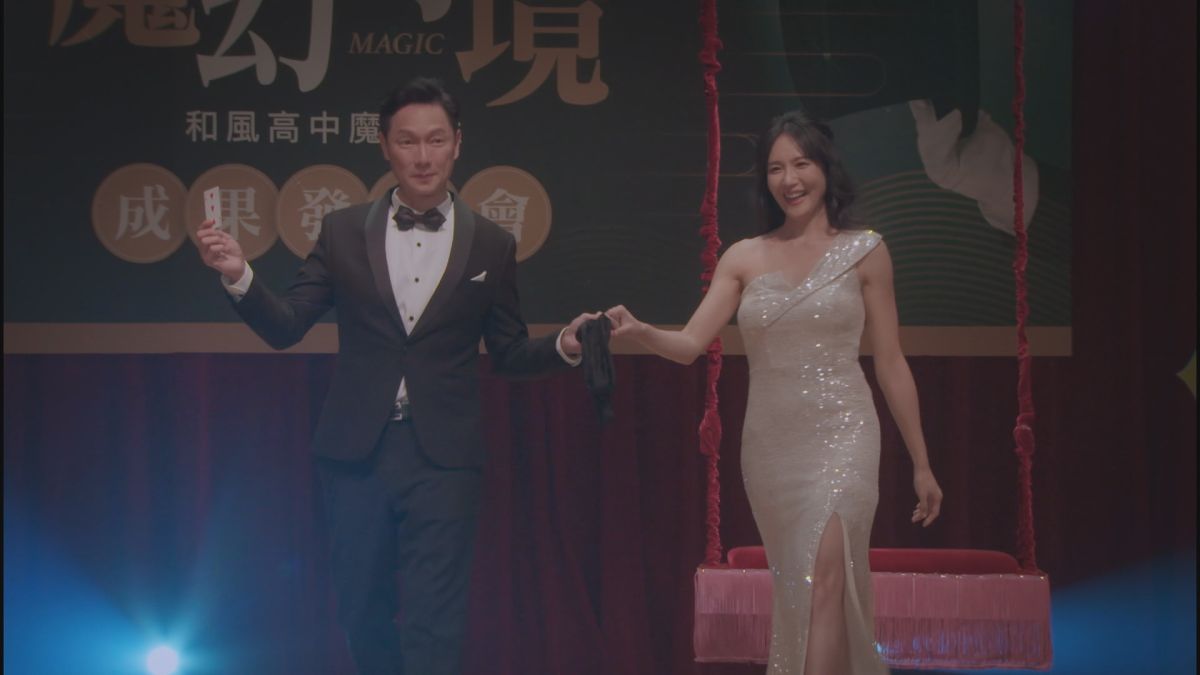 ▲謝祖武（左）、張本渝神情開心幸福彷彿重回高中戀愛時期。（圖／華視）