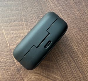 ▲Beoplay EX耳機。(圖／記者周淑萍攝)