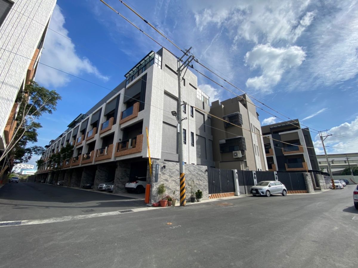 ▲高雄楠梓區的高楠公路有108筆透天厝交易，拿下六都最熱透天路段。（圖／台灣房屋提供）