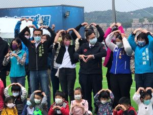 鄭運鵬與鄭文燦 ▲桃園市長鄭文燦除全力防堵國門疫情,也在符合防疫指引規範下,持續勤走基層。被視為可能接棒人選的鄭運鵬也時常同台現身。(圖/翻攝自鄭運鵬臉書)