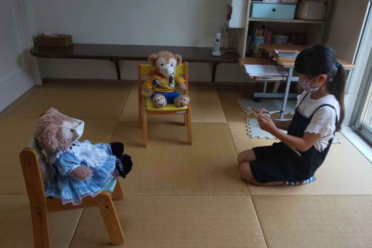 ▲原PO在以物易物平台遇見一名小妹妹想湊錢買達菲熊，沒想到交易過程鬧出不少逗趣事件！（示意圖，非當事人／取自photoAC）