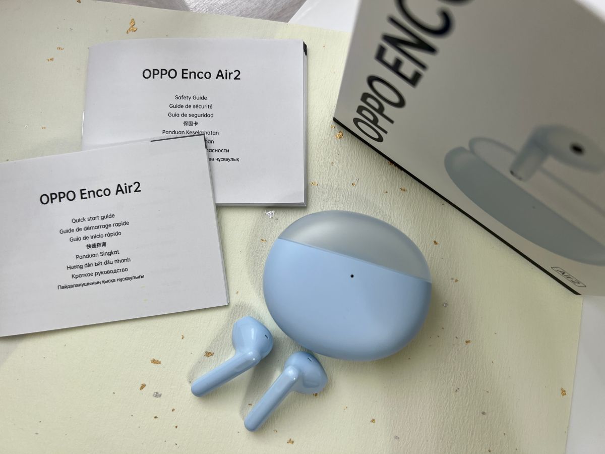 ▲OPPO Enco Air2 真無線耳機，粉嫩色調，採用半入耳式設計，售價1999元。（圖／記者周淑萍攝）