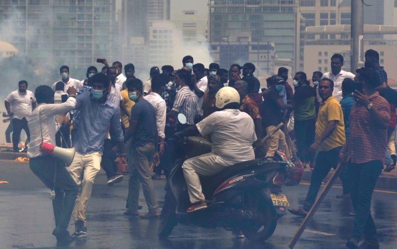 斯里蘭卡群眾持續包圍總理官邸　警方鳴槍嚇阻
