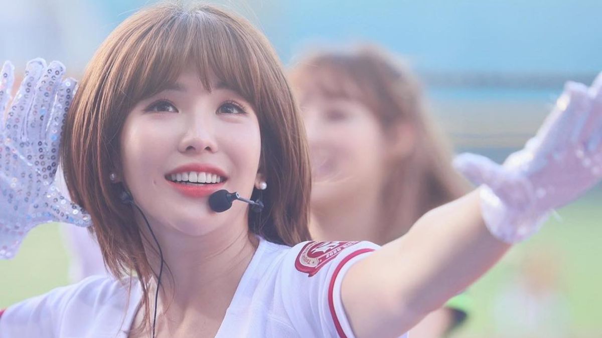 ▲壯壯大方放送水蜜桃翹臀。（圖／Ula Shen臉書）