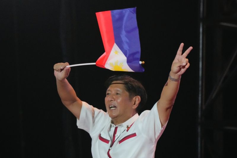 ▲菲律賓總統大選由小馬可仕（Ferdinand Marcos Jr.）獲勝，菲律賓未來外交關係是否會延續前朝「親中遠美」態度也引發外界關注。（圖／美聯社／達志影像）