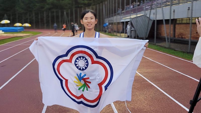 台灣第一人！聽奧美女許樂跨欄奪金　破大會紀錄
