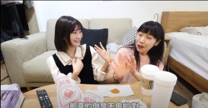 ▲愛莉莎莎、NanaQ合體拍片!(圖/愛莉莎莎YT) ▲愛莉莎莎、NanaQ合體拍片!(圖/愛莉莎莎YT)