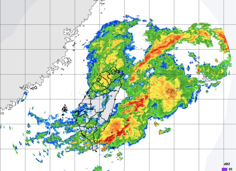 ▲今日上午高屏地區降下大雷雨,氣象局持續發布豪雨特報,午後對流雲系移往東部,提醒台東地區要特別留意。(圖/翻攝中央氣象局官網)