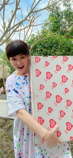 ▲陸元琪離婚後,為一雙兒女積極上通告,經營網拍、直播賺生活費。(圖/陸元琪臉書) ▲陸元琪離婚後,為一雙兒女積極上通告,經營網拍、直播賺生活費。(圖/陸元琪臉書)