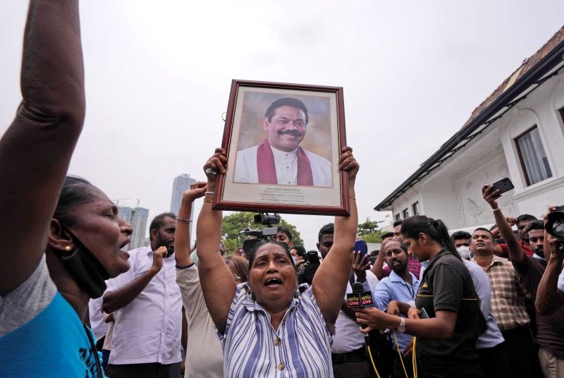 ▲斯里蘭卡總統的胞兄、總理馬欣達．拉賈帕克薩已於本週下台，但仍未能平息民怨。（圖／美聯社／達志影像）