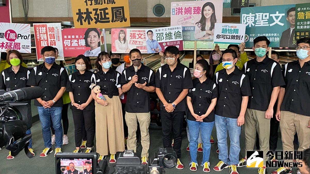 ▲民進黨北市黨部主委吳怡農，12日與黨內新人議員參選人一同召開記者會。（圖／記者丁上程攝，2022.05.12）