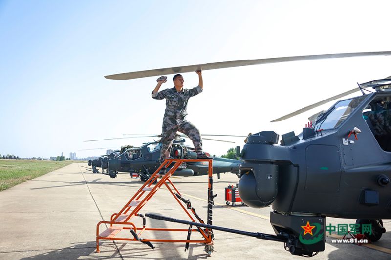 ▲武直10攻擊直升機為共軍第一款專職反裝甲任務的攻擊直升機。(圖/中國國防部)