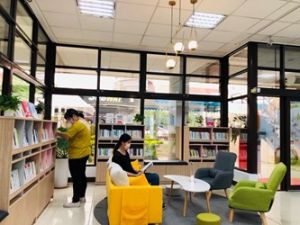 大里就業服務台今喬遷 新址「借書兼找工作」多功能 ▲市府跨局處合作,大里就業服務台兼具就業服務與圖書室功能。(圖/市府提供)