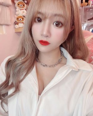 ▲熊霓年紀只有19歲,是啦啦隊最年輕的嫩妹。(圖/翻攝熊霓IG) ▲熊霓年紀只有19歲,是啦啦隊最年輕的嫩妹。(圖/翻攝熊霓IG)