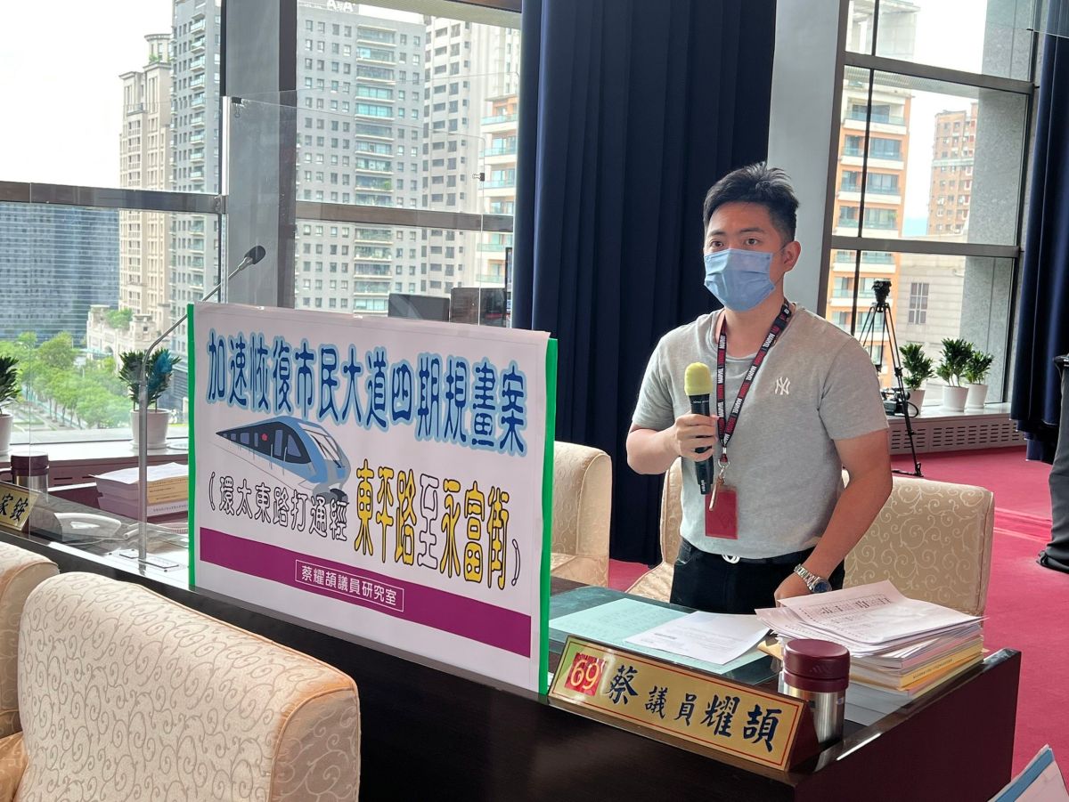 ▲議員蔡耀頡表示，太平市民大道是連貫太平中樞核心，極力爭取第四期工程的規劃(圖／柳榮俊攝2022.5.13)