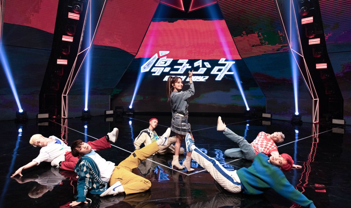 ▲愛紗加盟《原子少年》擔任助力導師，和金星選手合作招牌歌曲〈喇舌〉。（圖／野火娛樂提供）