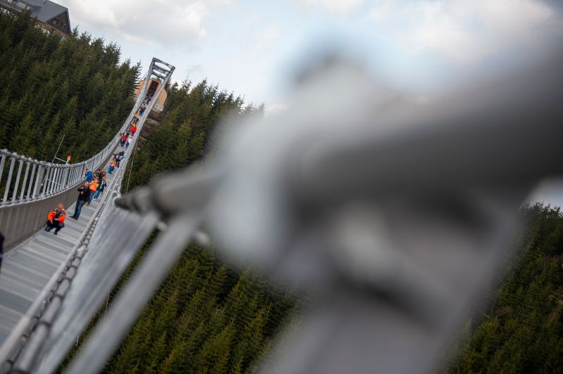 ▲捷克東北部一處山谷的世界最長人行吊橋「天空之橋721」（Sky Bridge 721）。（圖／美聯社／達志影像）